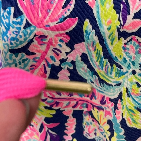 Lilly Pulitzer Jorgie Romper in Oyster Bay Navy Seen and Herd Size Small - Picture 7 of 10